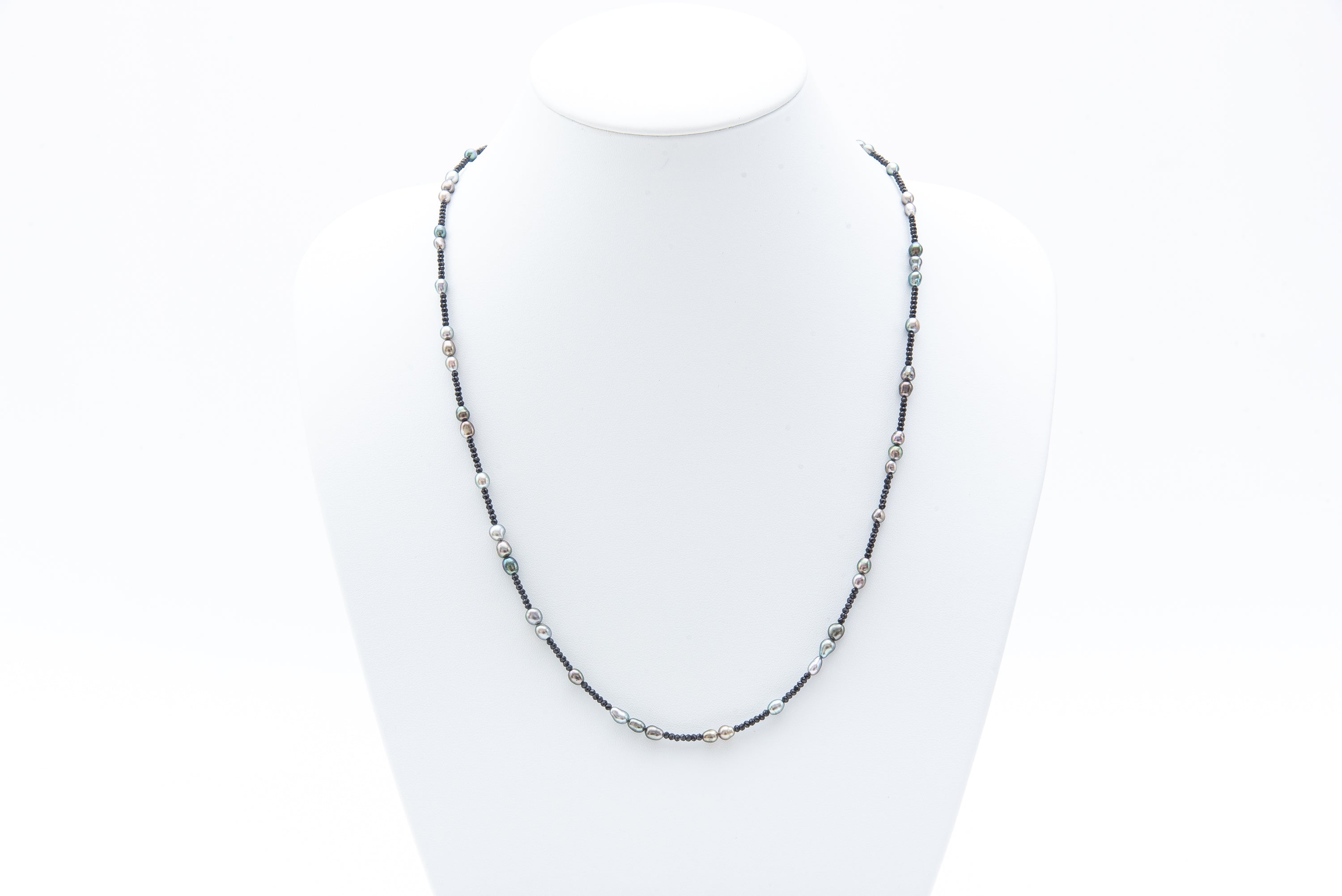 k18 南洋真珠 黒蝶 芥子 ネックレスなんとも美しい…芥子真珠達です 