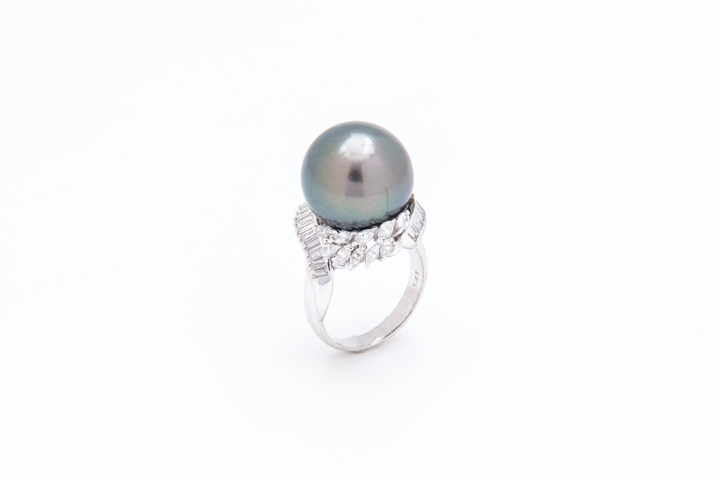 この指輪のいいところ15mm黒蝶真珠,pt900,ダイヤ0.24ct